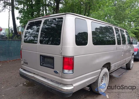 2001 Ford E-350 Super Duty Xl/Xlt z USA, uszkodzony, nr VIN 1FBSS31S71HB54782